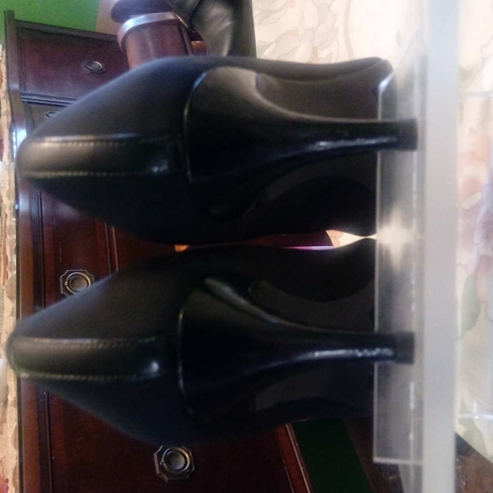 Bandalino classic heels - Picture 3 of 3